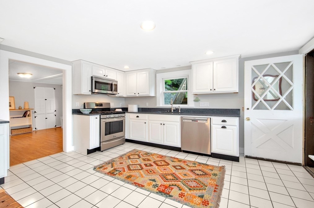 12 Wheeler St, Gloucester MA 01930-1648 exterior