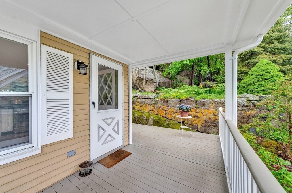 12 Wheeler St, Gloucester MA 01930-1648 exterior