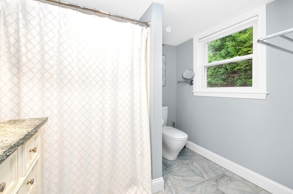 12 Wheeler St, Gloucester MA 01930-1648 exterior