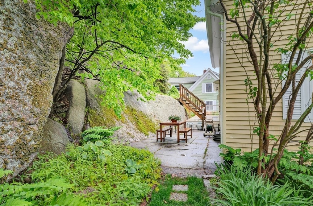 12 Wheeler St, Gloucester MA 01930-1648 exterior