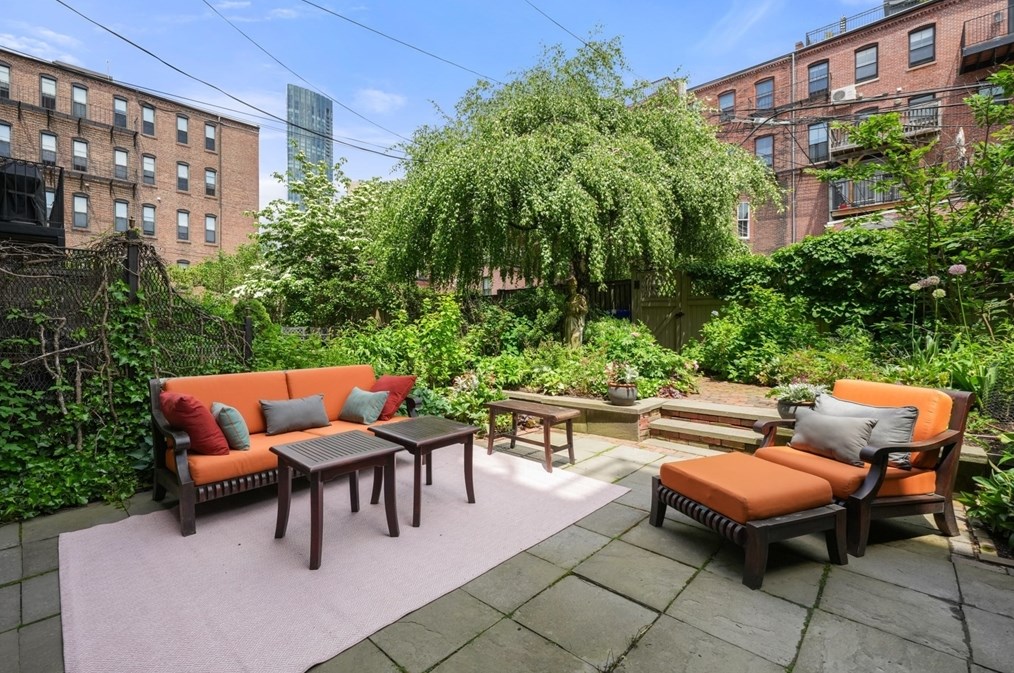 11 Wellington St, Boston MA exterior