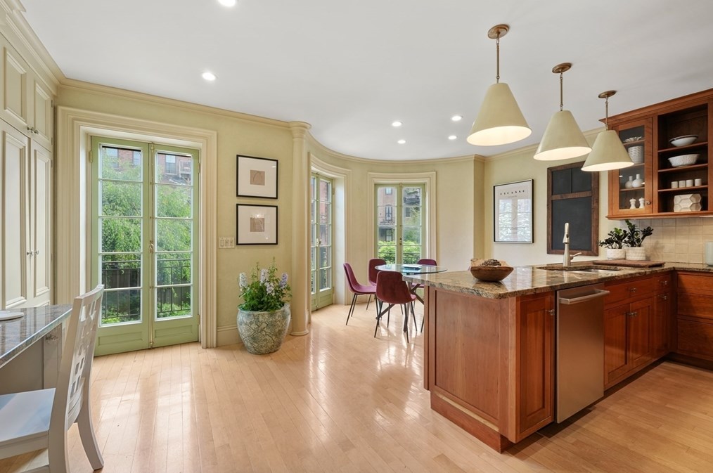 11 Wellington St, Boston MA exterior