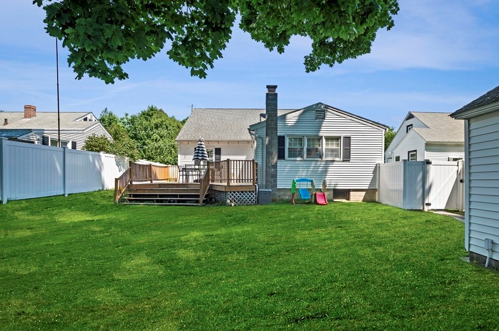 15 Fulton St, Methuen MA 01844-7011 exterior