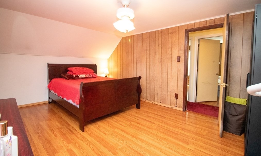 24 Blossom St, Lowell MA 01852-4543 exterior