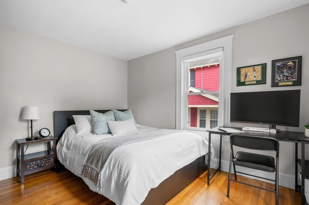 56 Menotomy Rd, Arlington MA  02476-6112 exterior