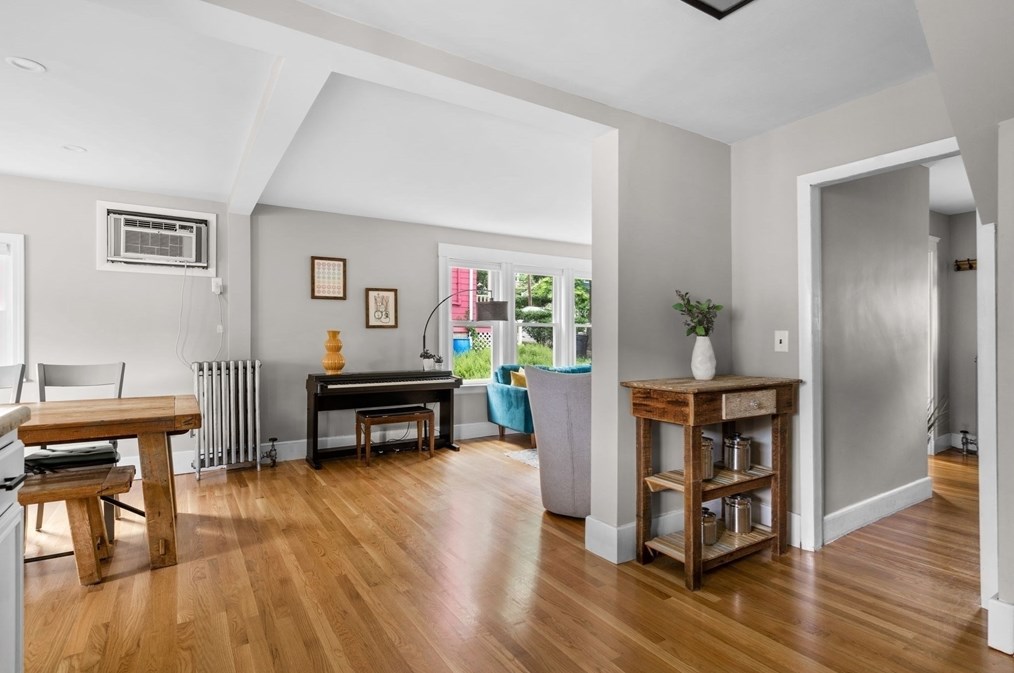 56 Menotomy Rd, Arlington MA  02476-6112 exterior