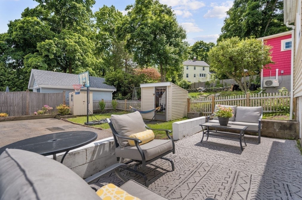 56 Menotomy Rd, Arlington MA  02476-6112 exterior