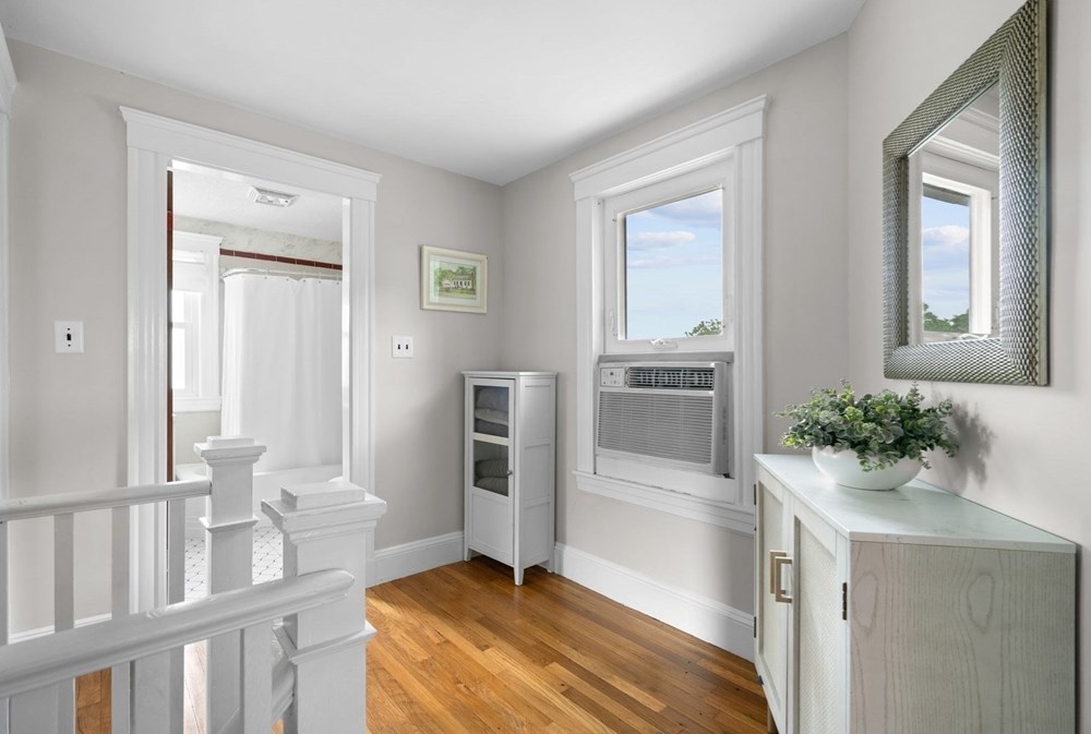 56 Menotomy Rd, Arlington MA  02476-6112 exterior