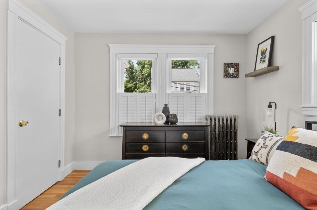 56 Menotomy Rd, Arlington MA  02476-6112 exterior