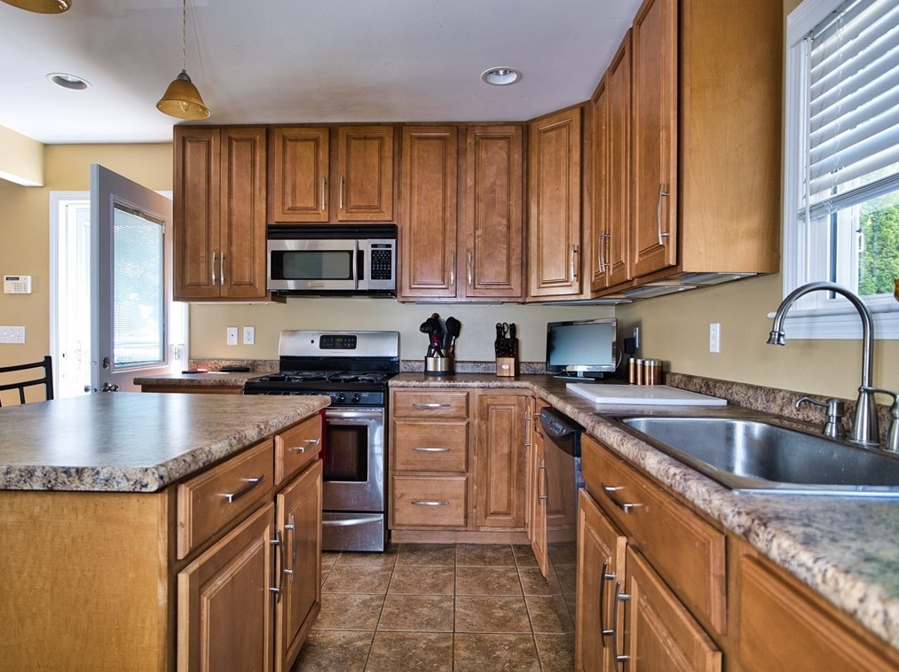 509 Hawes St, New Bedford MA 02745-1401 exterior