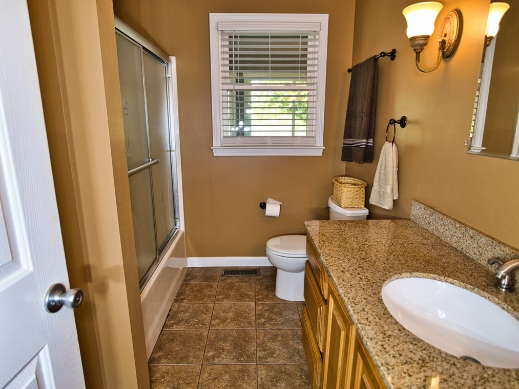 509 Hawes St, New Bedford MA 02745-1401 exterior