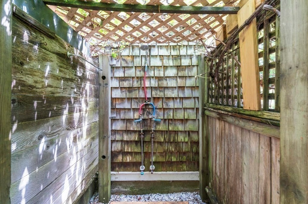 31 Wildwood Rd, Marshfield MA 02050-1734 exterior