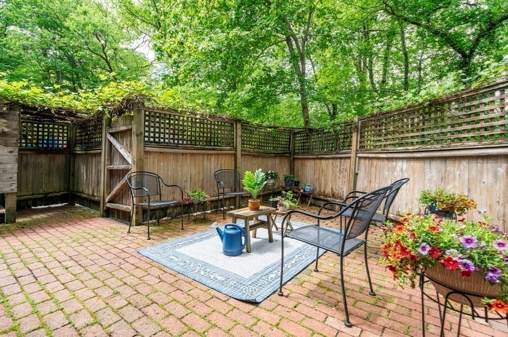 31 Wildwood Rd, Marshfield MA 02050-1734 exterior