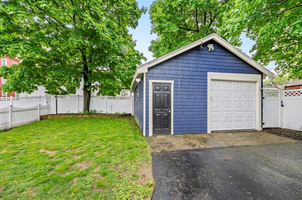 11 Winthrop St, Malden MA 02148-7816 exterior