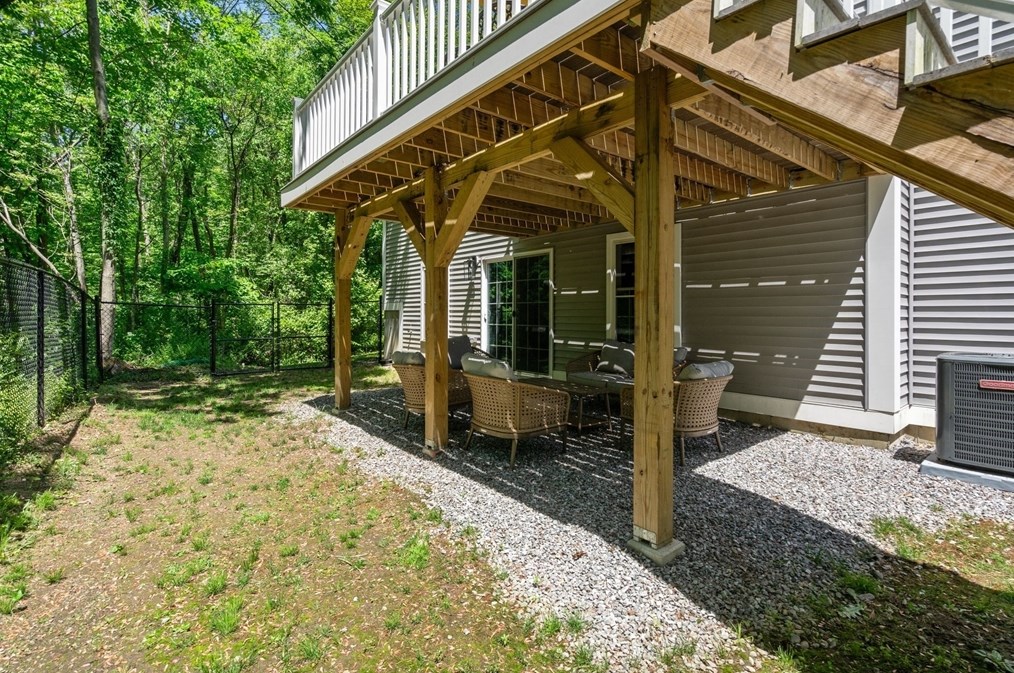 275 Chestnut St, Hudson MA 01749-3237 exterior