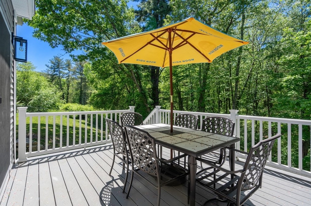 275 Chestnut St, Hudson MA 01749-3237 exterior