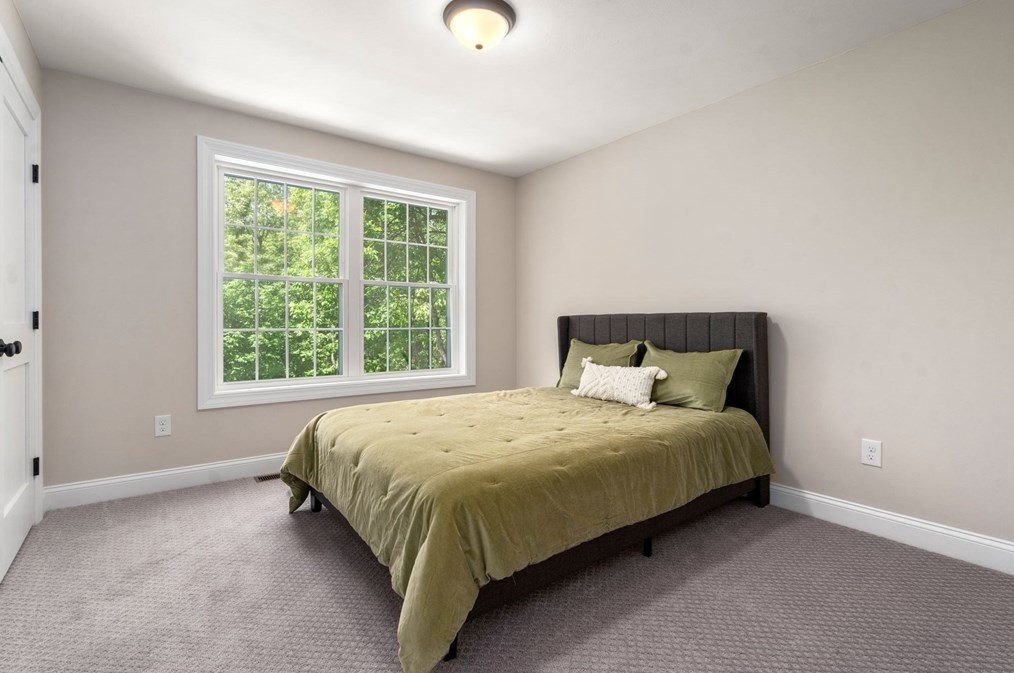 275 Chestnut St, Hudson MA 01749-3237 exterior