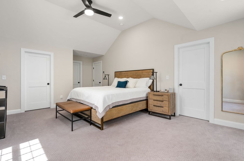 275 Chestnut St, Hudson MA 01749-3237 exterior