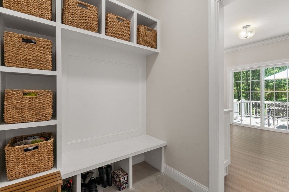 275 Chestnut St, Hudson MA 01749-3237 exterior