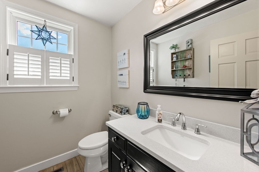 715 Marshall St, Holliston MA 01746-1438 exterior