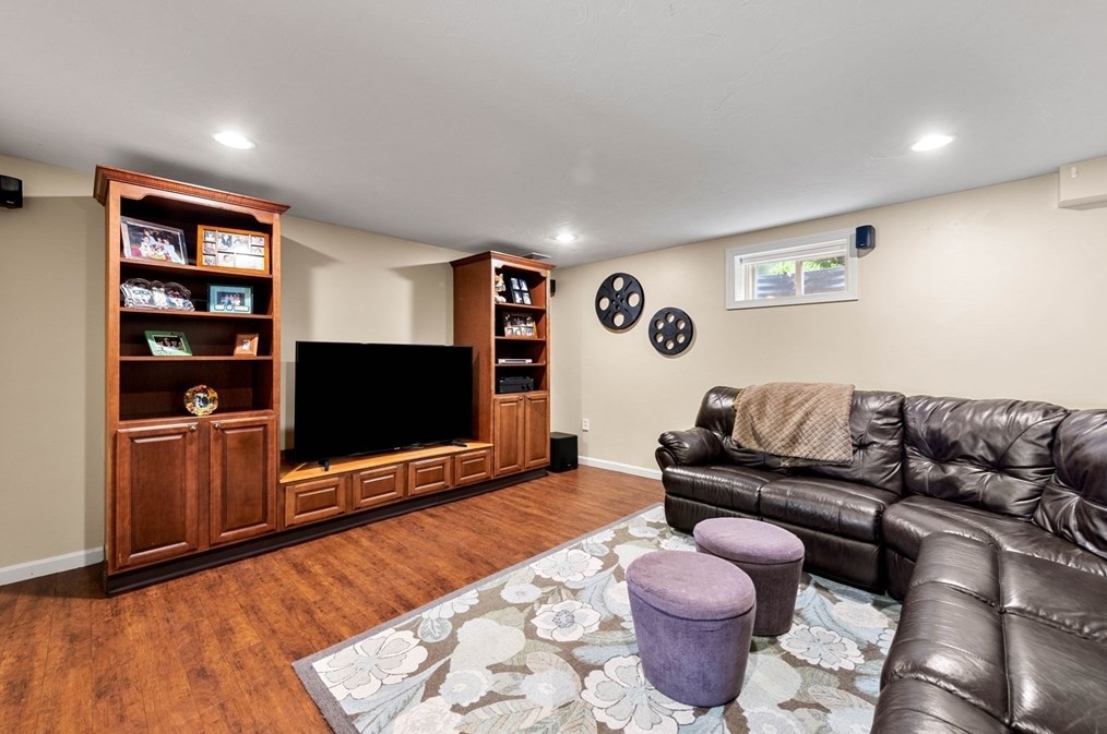 715 Marshall St, Holliston MA 01746-1438 exterior