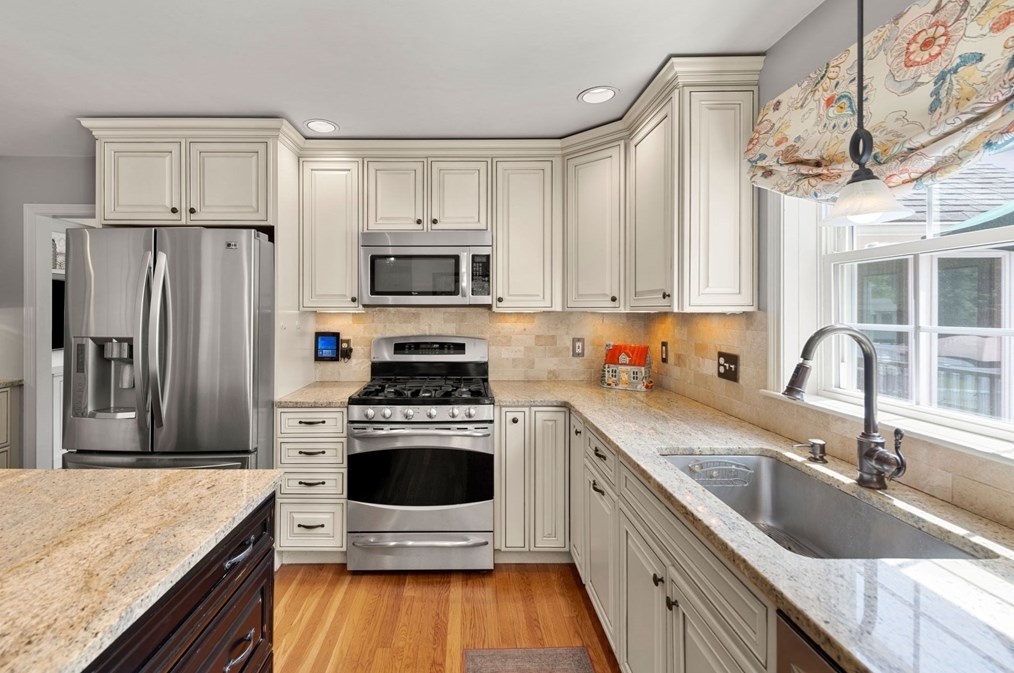 715 Marshall St, Holliston MA 01746-1438 exterior