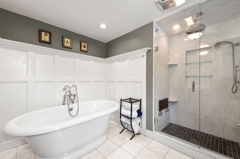 715 Marshall St, Holliston MA 01746-1438 exterior