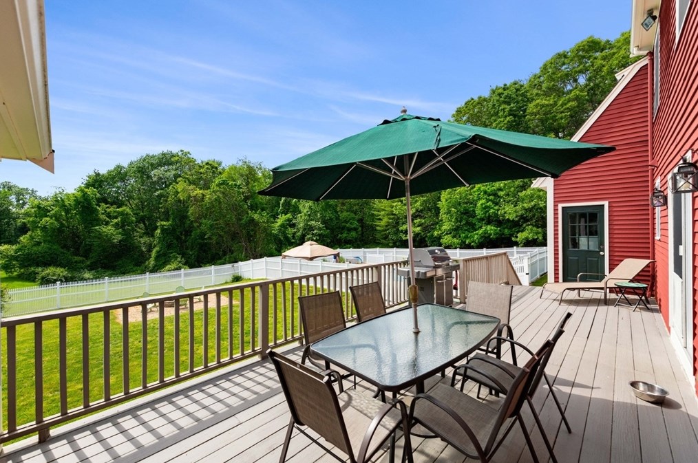 715 Marshall St, Holliston MA 01746-1438 exterior