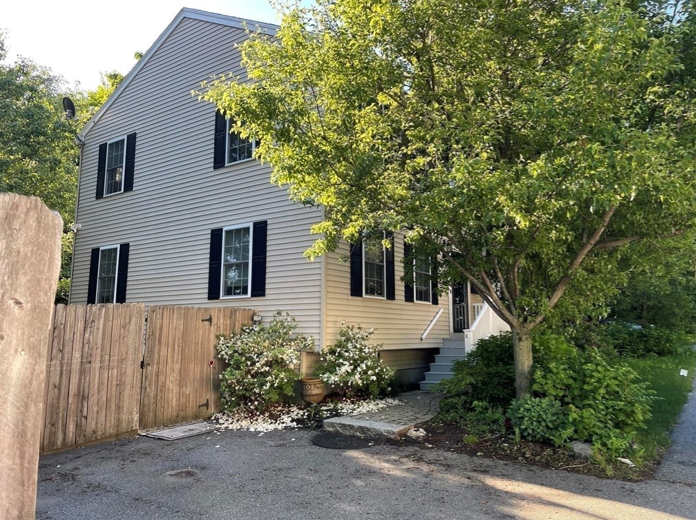 6 Pope St, Salem MA  01970-2113 exterior