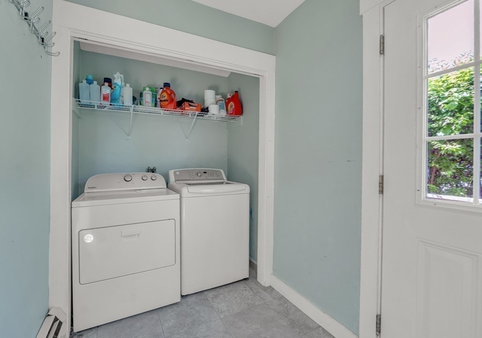 248 Burncoat St, Worcester MA  01606-2145 exterior