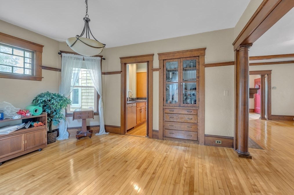 248 Burncoat St, Worcester MA  01606-2145 exterior