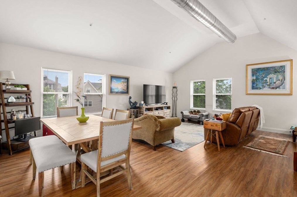 8 Dustin St, Boston MA 02135-2854 exterior