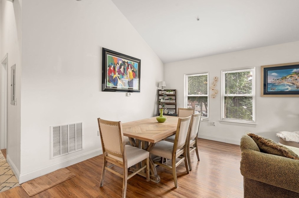 8 Dustin St, Boston MA 02135-2854 exterior