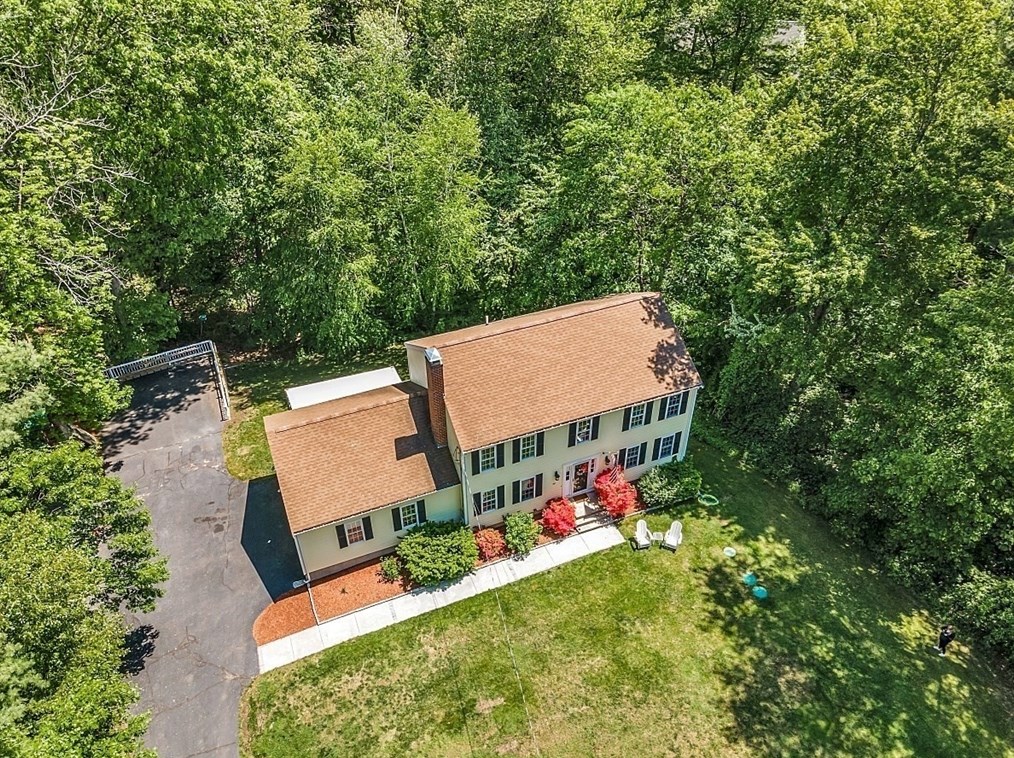 39 Miller St, Franklin MA 02038-1108 exterior