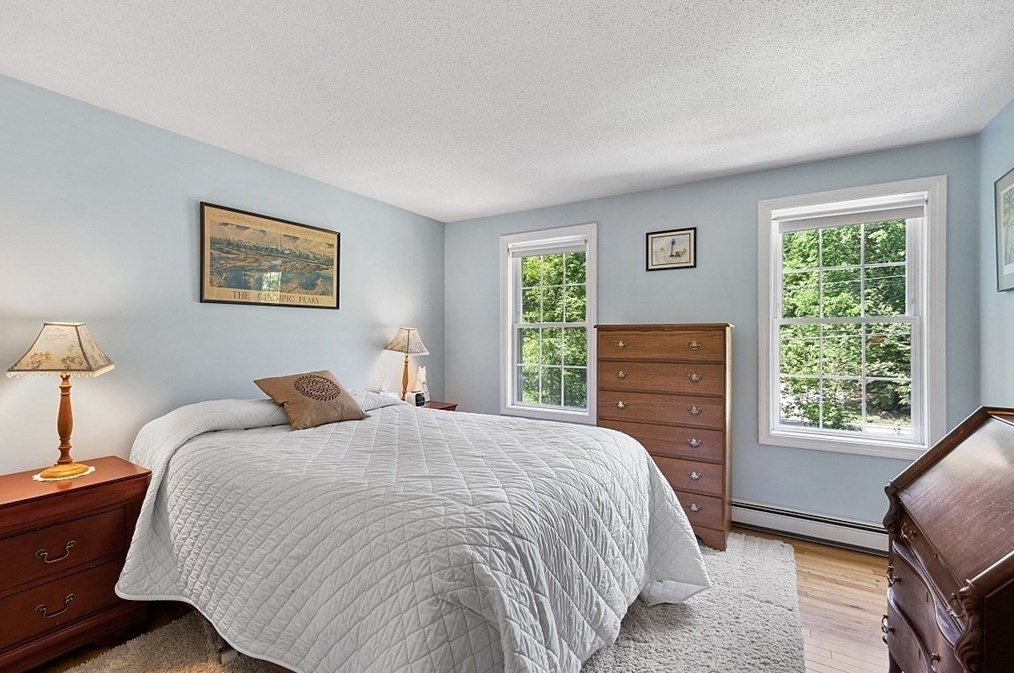 39 Miller St, Franklin MA 02038-1108 exterior