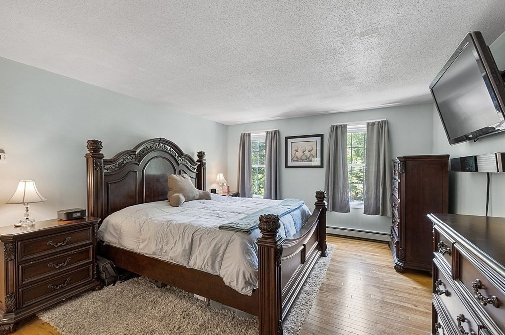 39 Miller St, Franklin MA 02038-1108 exterior