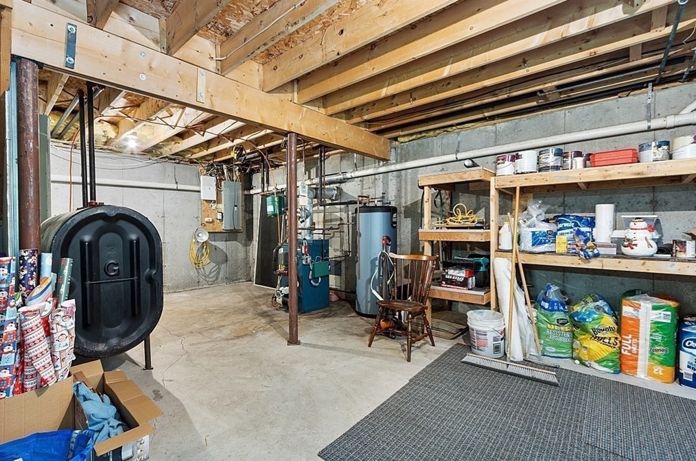 39 Miller St, Franklin MA 02038-1108 exterior