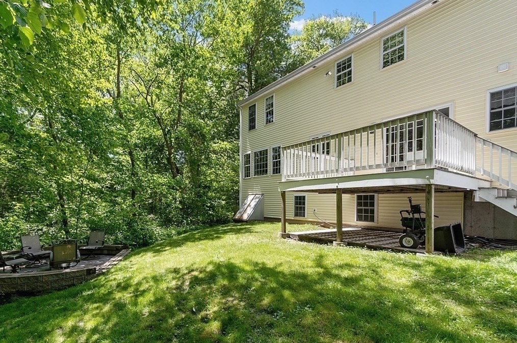 39 Miller St, Franklin MA 02038-1108 exterior