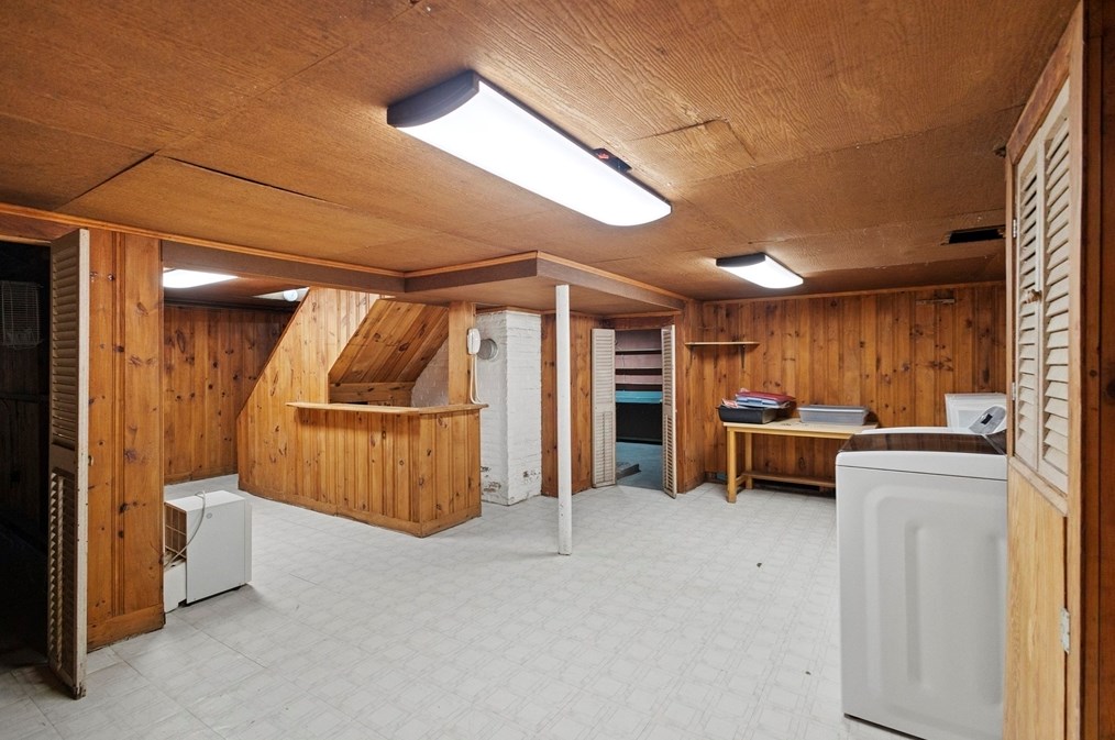 105 Thicket St, Weymouth MA 02190-1223 exterior