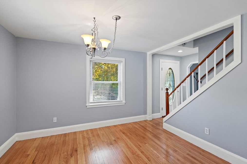 105 Thicket St, Weymouth MA 02190-1223 exterior