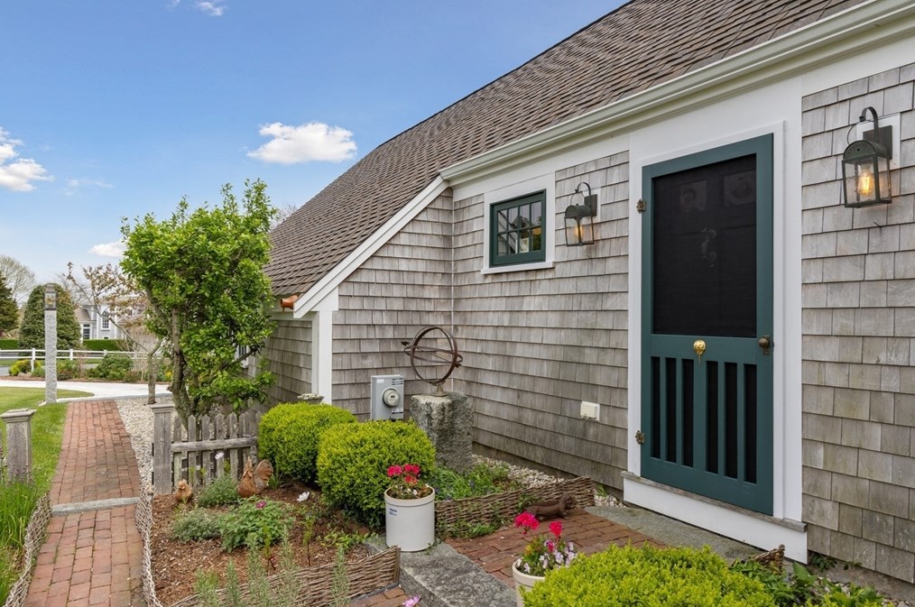 51 Briar Spg Rd, Orleans MA 02653-3707 exterior