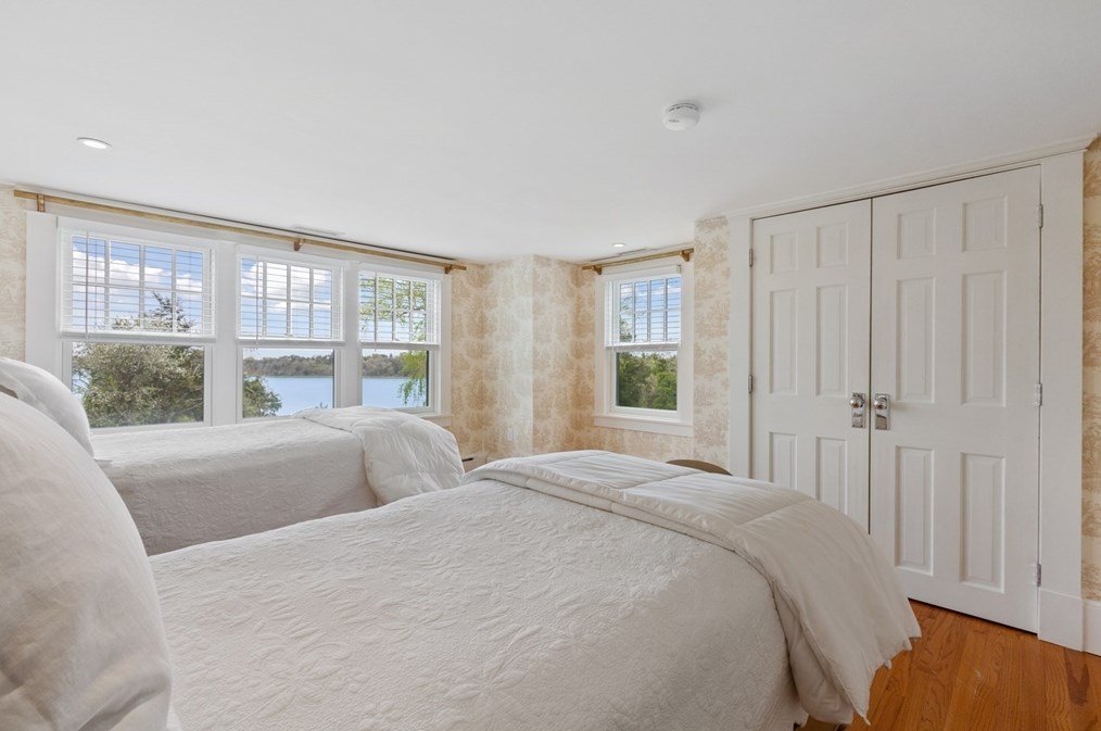 51 Briar Spg Rd, Orleans MA 02653-3707 exterior