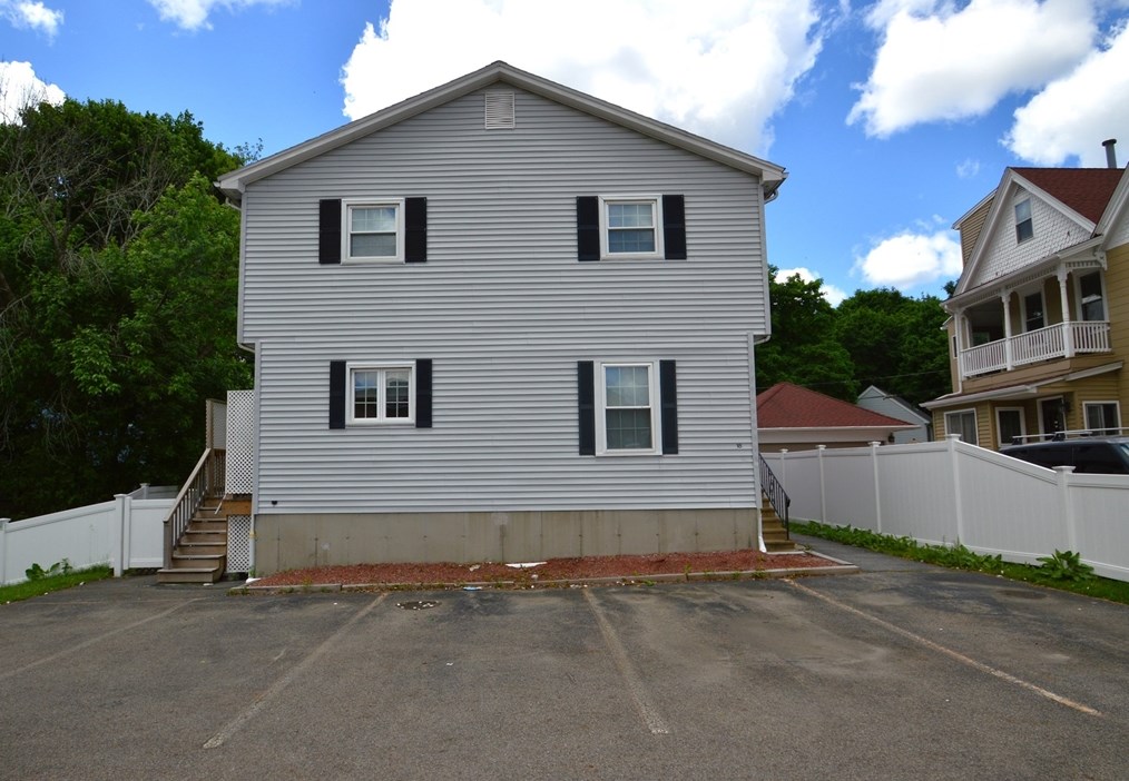 18 Massasoit Rd, Worcester MA  01604-3912 exterior