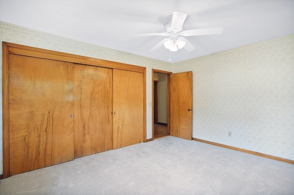 14 Cedar Dr, Granby MA 01033-9525 exterior