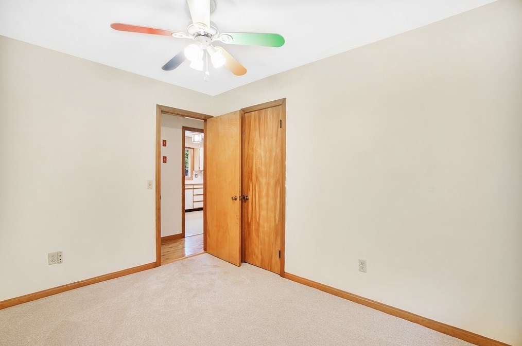 14 Cedar Dr, Granby MA 01033-9525 exterior