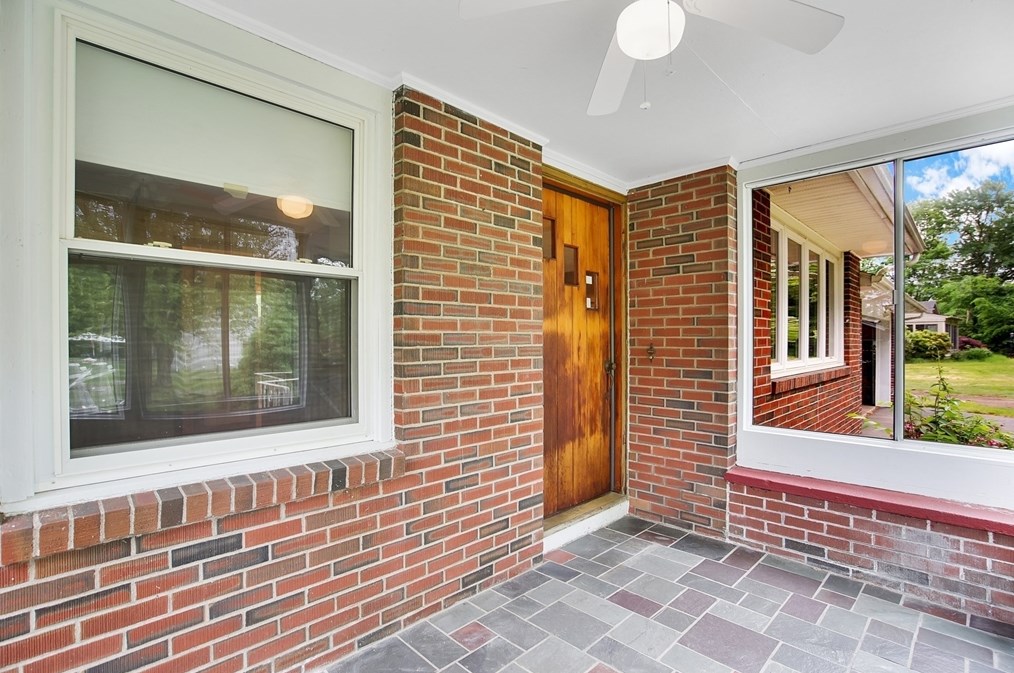 14 Cedar Dr, Granby MA 01033-9525 exterior