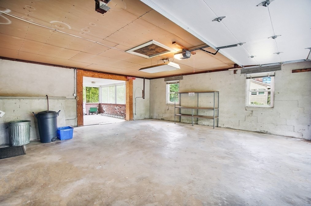 14 Cedar Dr, Granby MA 01033-9525 exterior