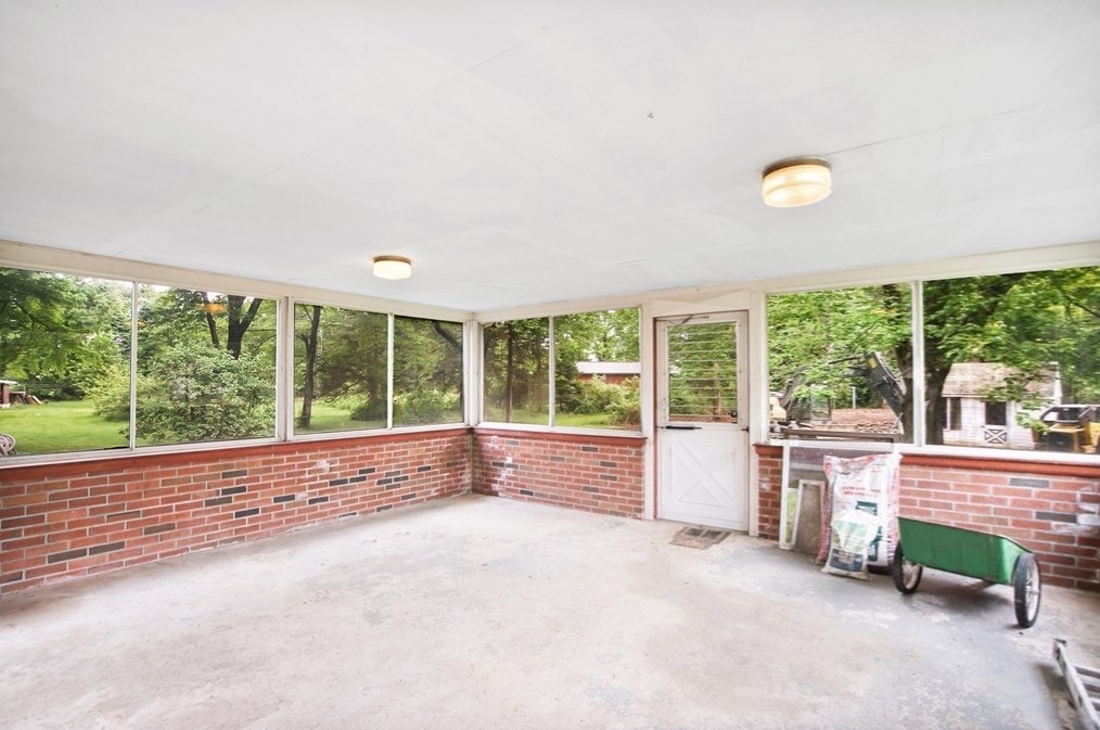 14 Cedar Dr, Granby MA 01033-9525 exterior