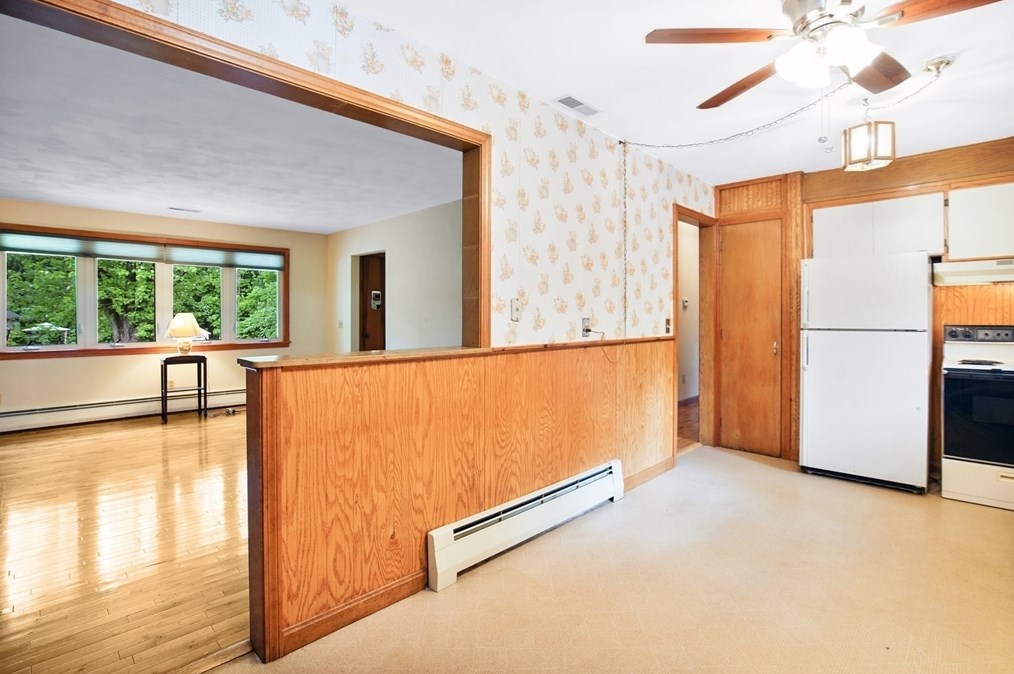 14 Cedar Dr, Granby MA 01033-9525 exterior