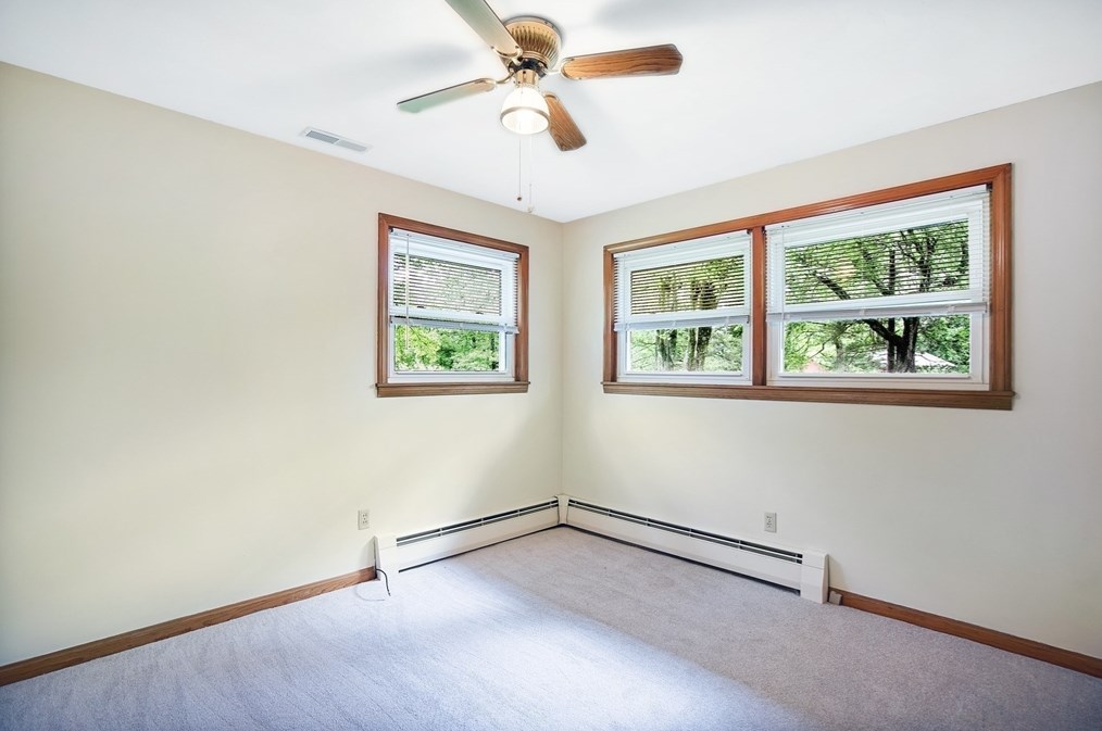 14 Cedar Dr, Granby MA 01033-9525 exterior